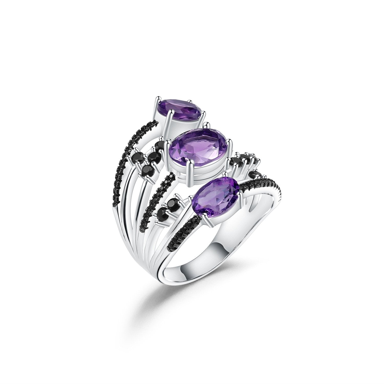 Close-up of the Garnet setting on this ring