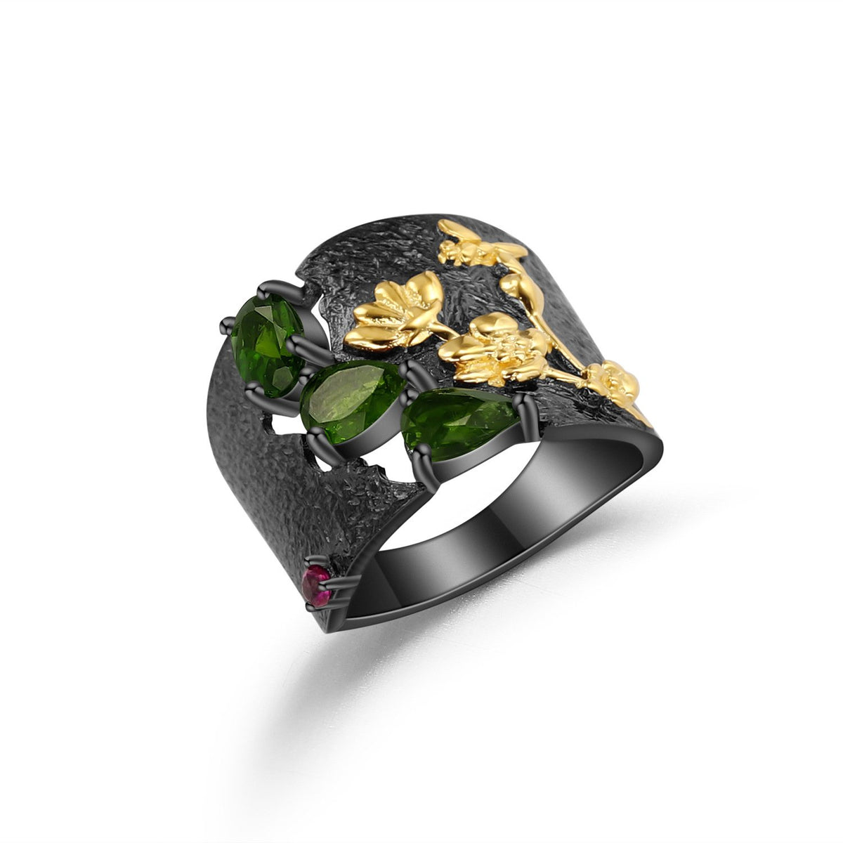 Close-up of the Rhodolite Garnet setting on this ring