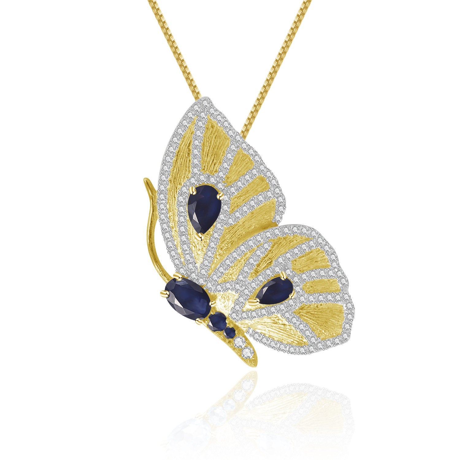 Close-up of the Sapphire setting on this necklace