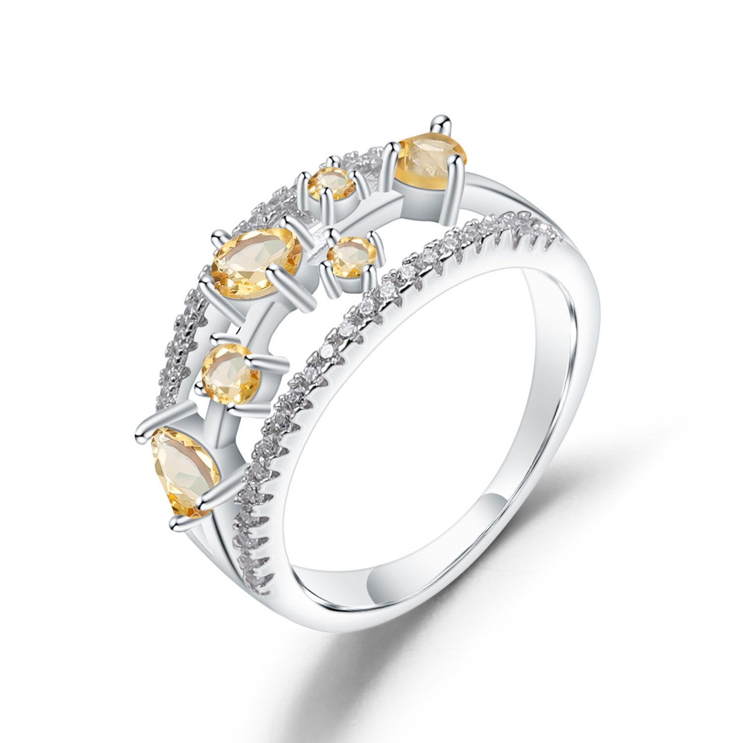 Close-up of the Sapphire setting on this ring