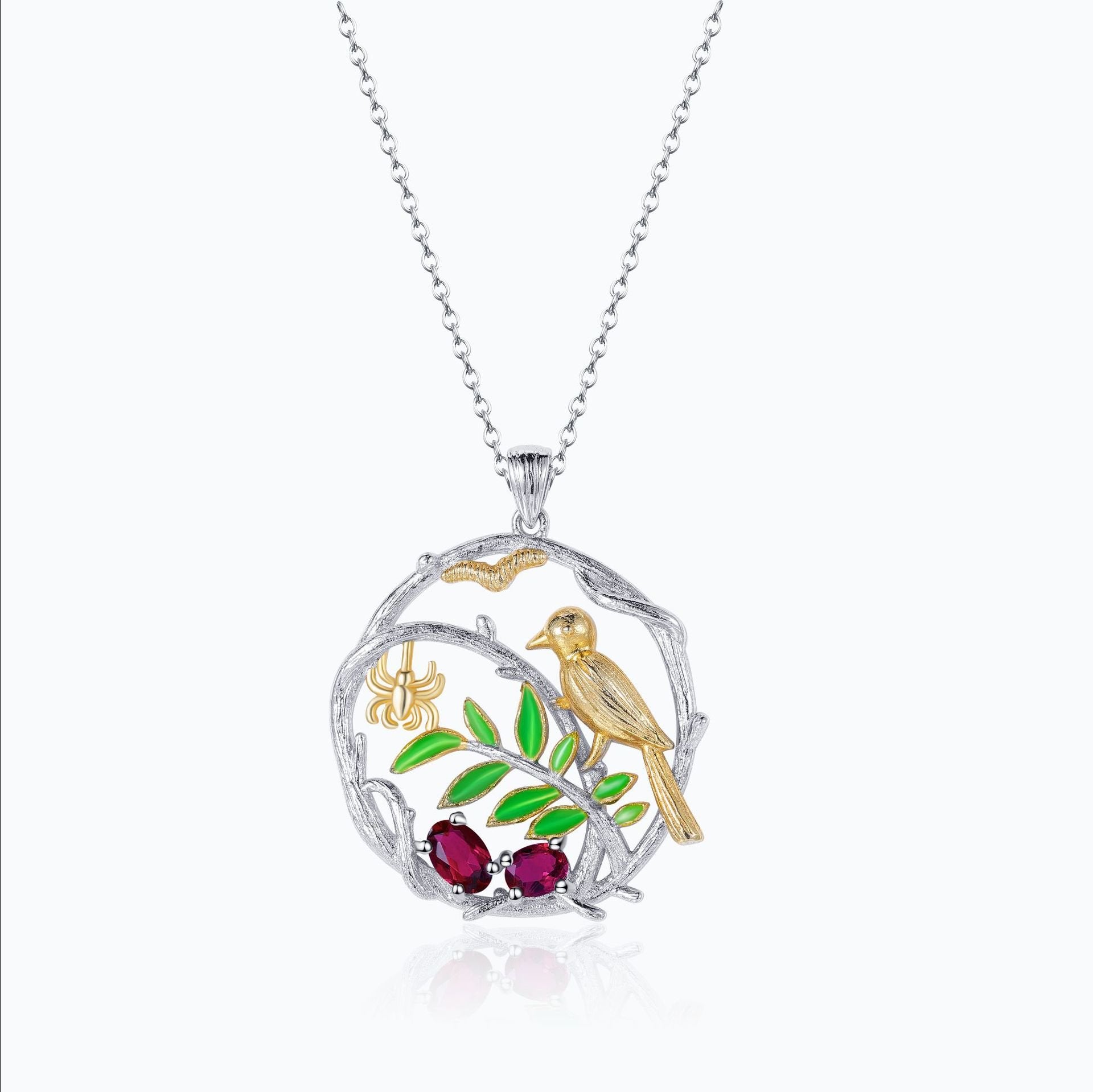 Close-up of the Topaz setting on this necklace