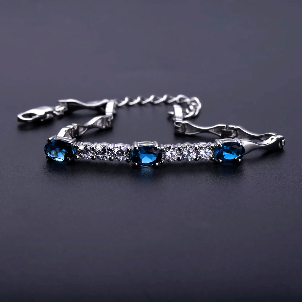 Topaz Luxury Bracelet 925 Sterling Silver (design detail close-up)