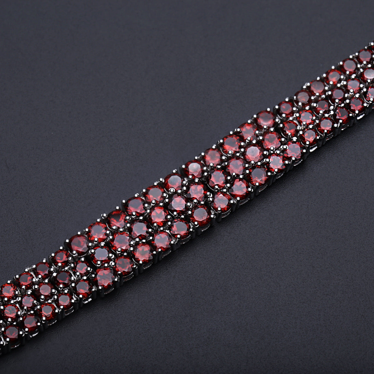 Garnet Multi-Stone Bracelet 925 Sterling Silver (design detail close-up)