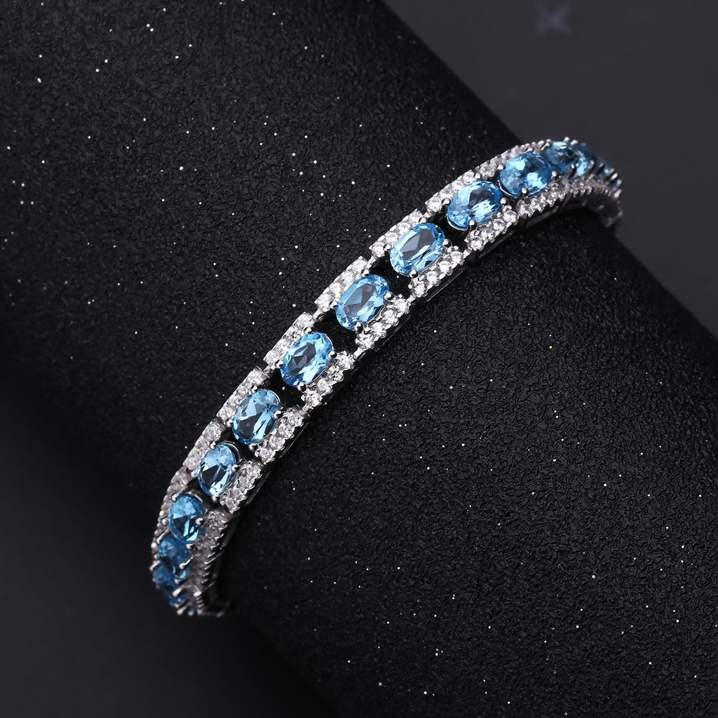 Close-up of the Garnet setting on this bracelet