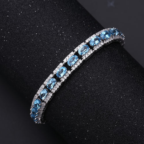 Close-up of the Garnet setting on this bracelet