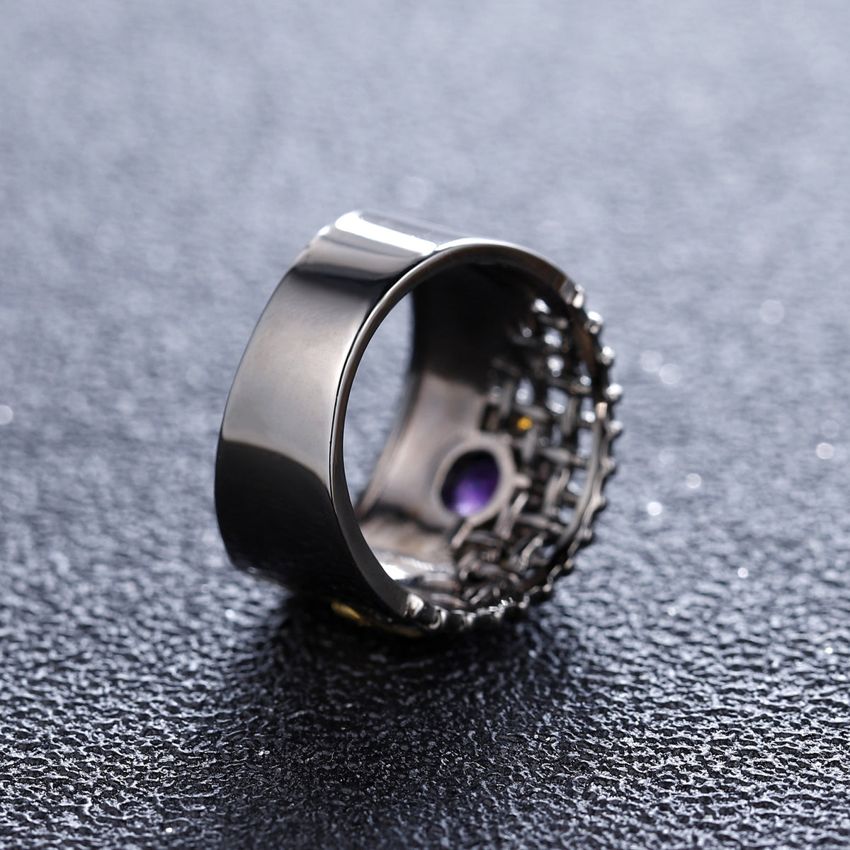 Amethyst Red Spider Lily Ring 925 Sterling Silver (gemstone setting detail)