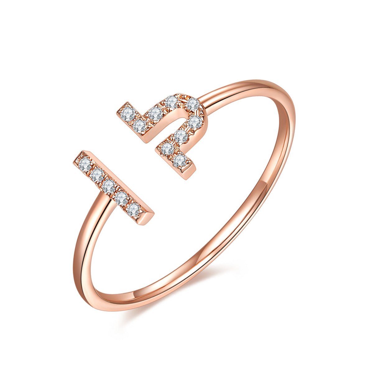 Close-up of the 2ct Moissanite setting on this ring
