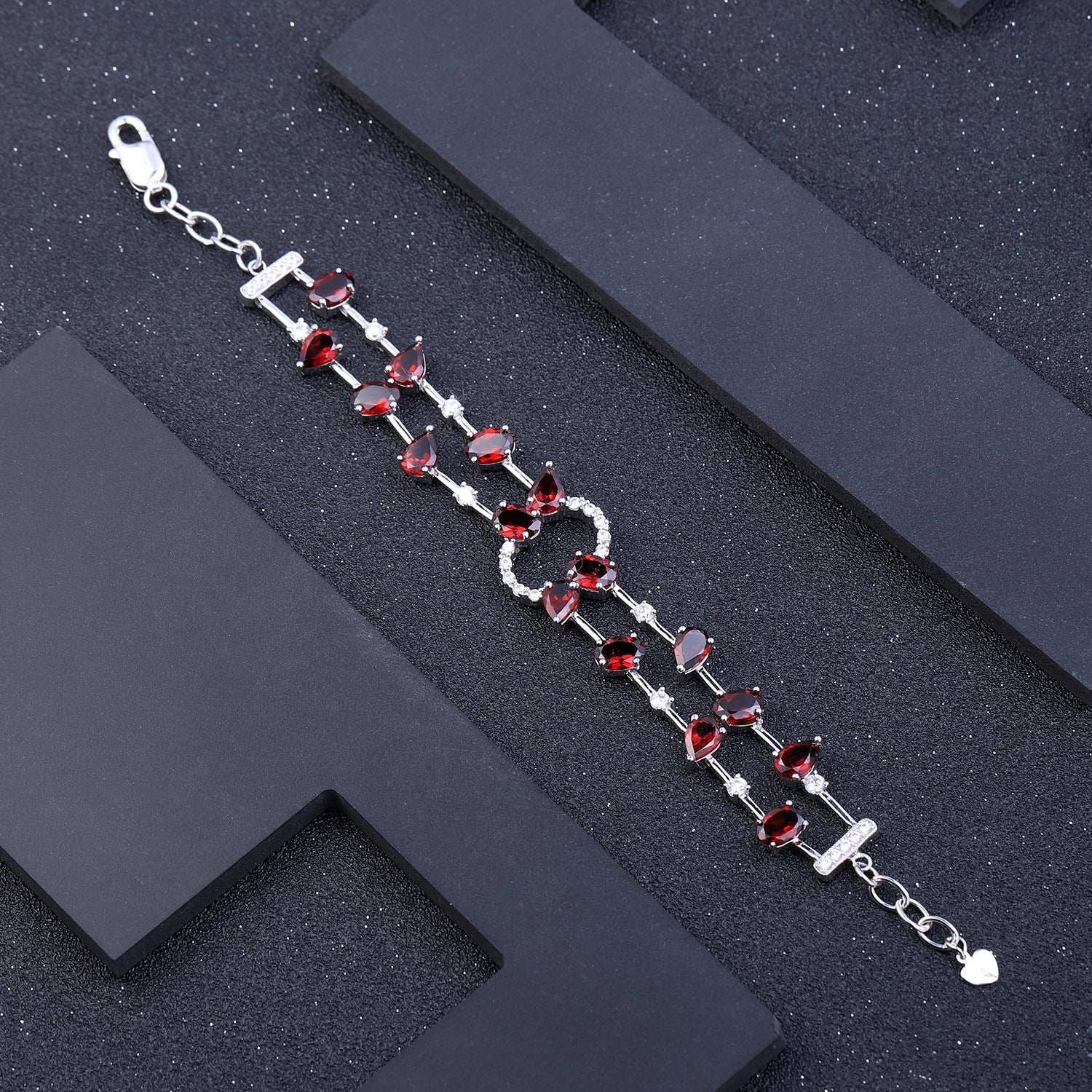 Garnet Designer Bracelet 925 Sterling Silver (gemstone setting detail)