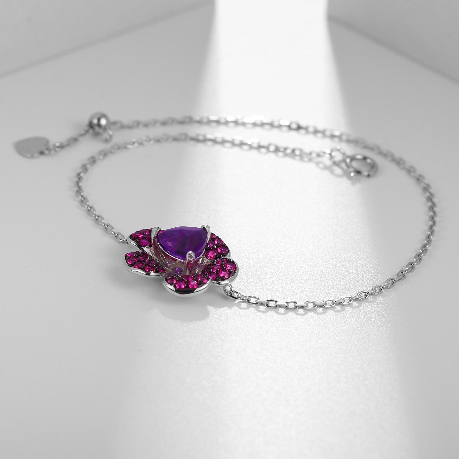 Amethyst Floral Bracelet 925 Sterling Silver (design detail close-up)