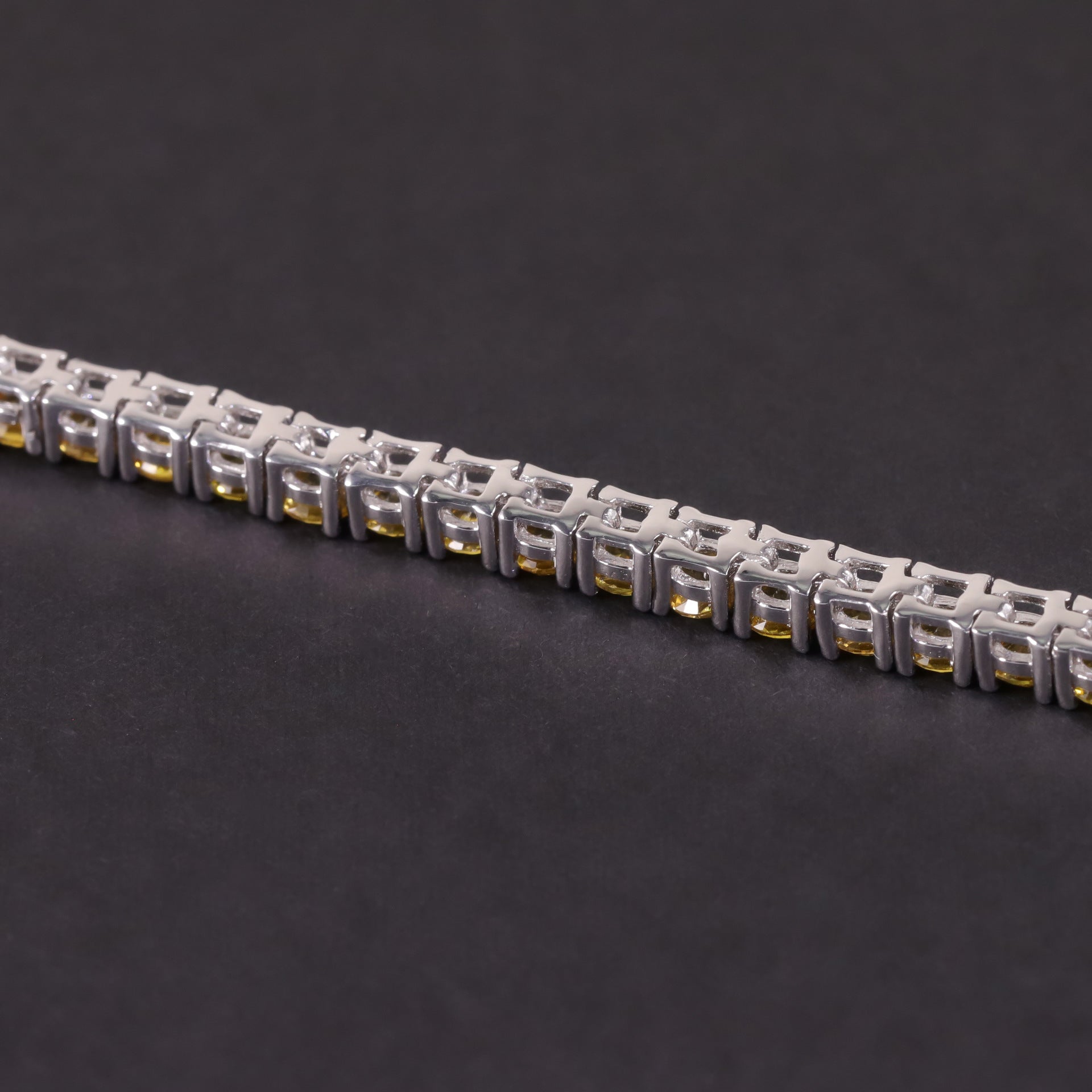 Lab-Grown Blue Sapphire 3/4/5mm Tennis Bracelet 925 Sterling Silver (design detail close-up)