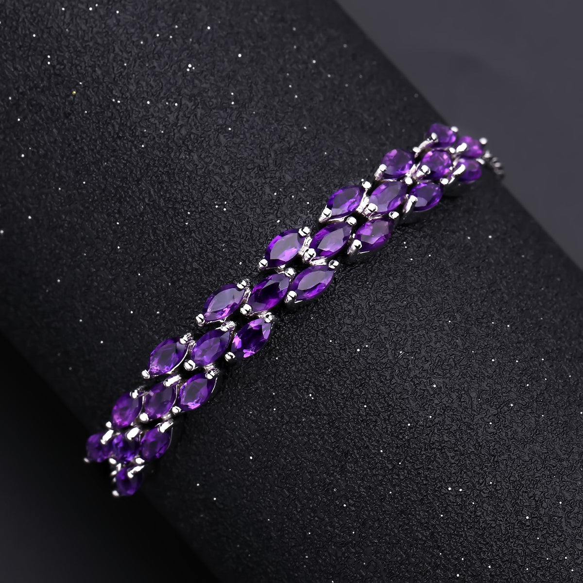 Amethyst Designer Bracelet 925 Sterling Silver (design detail close-up)