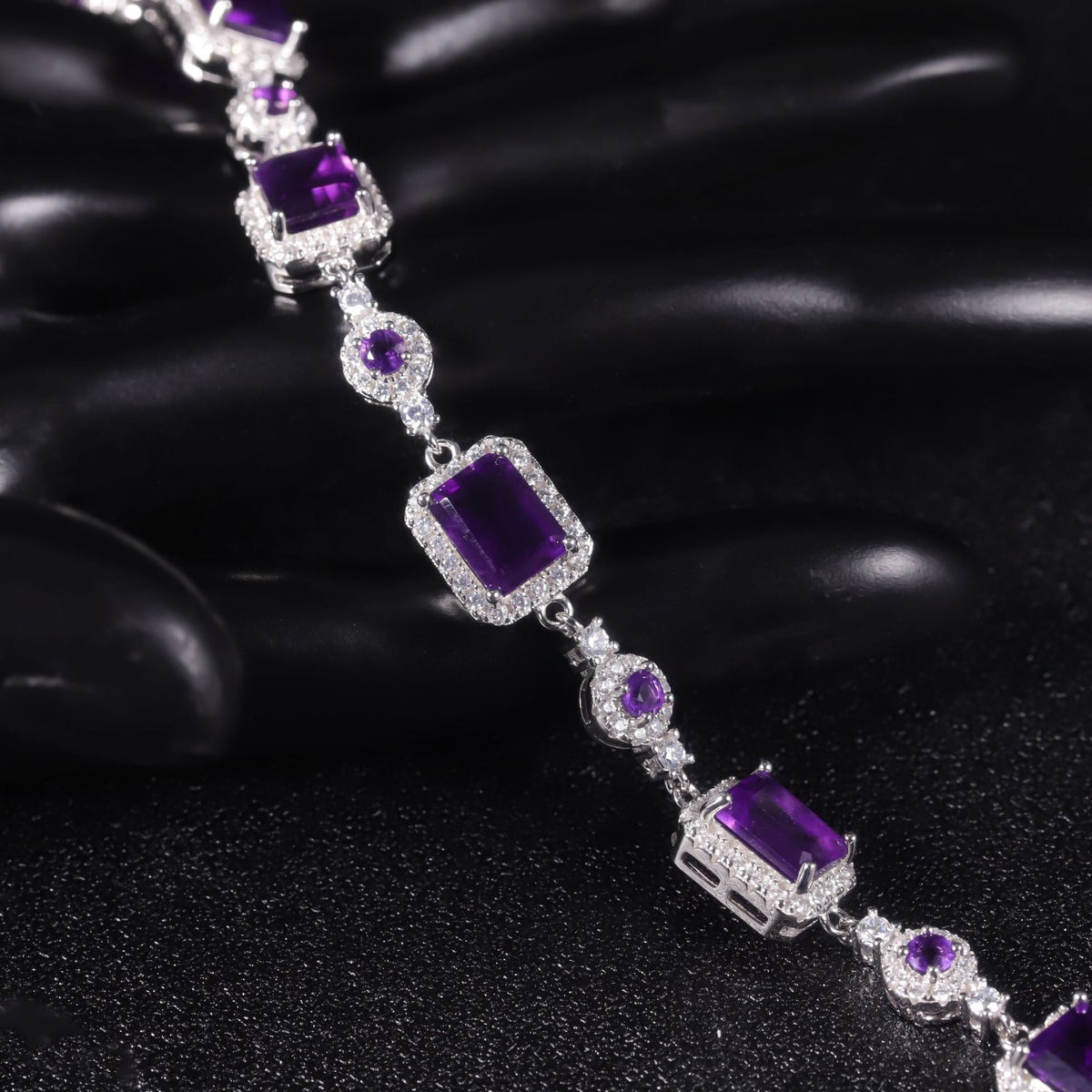 Amethyst Designer Bracelet 925 Sterling Silver (design detail close-up)