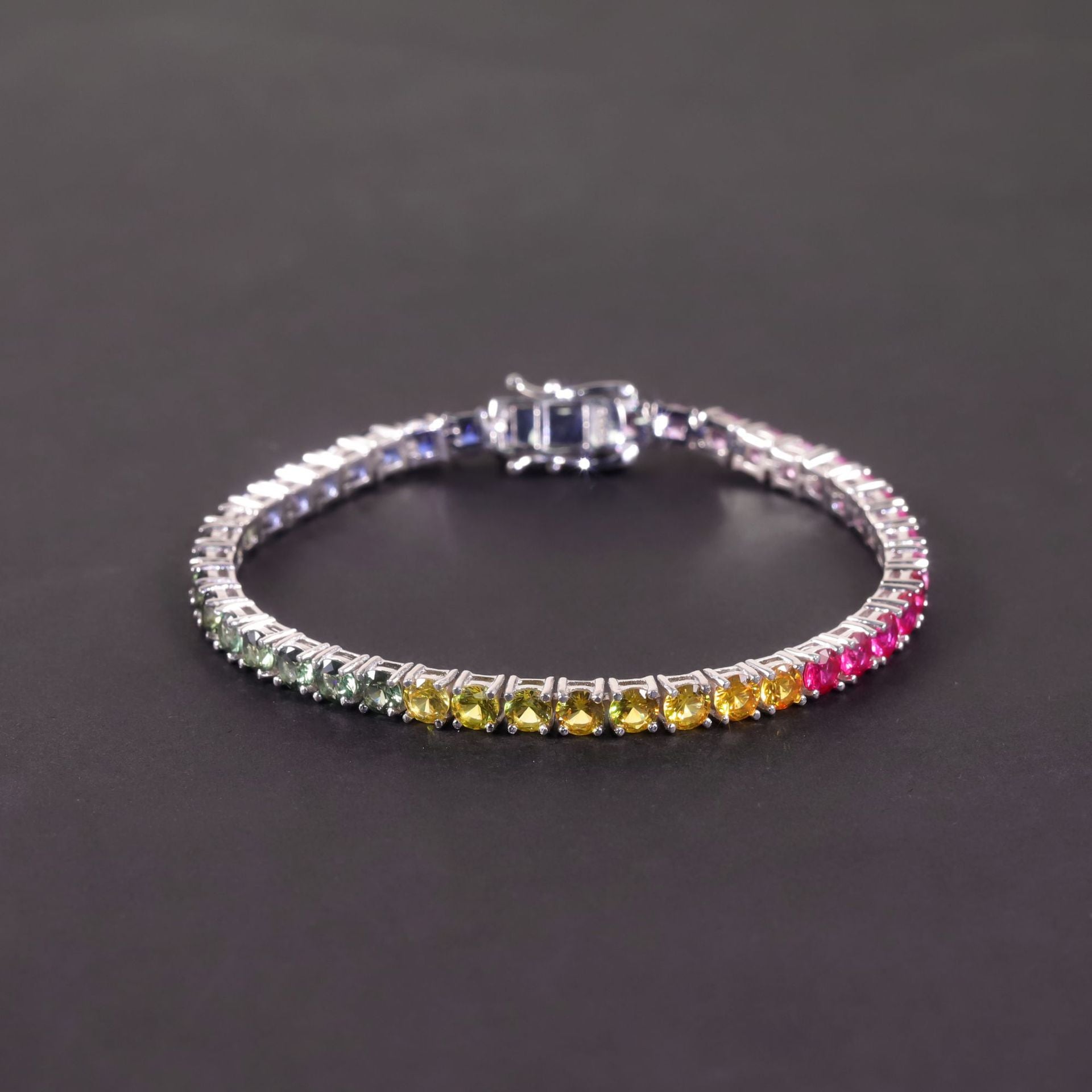 Lab-Grown Blue Sapphire 3/4/5mm Tennis Bracelet 925 Sterling Silver (gemstone setting detail)