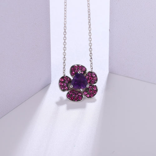 Amethyst Floral Pendant 925 Sterling Silver (design detail close-up)