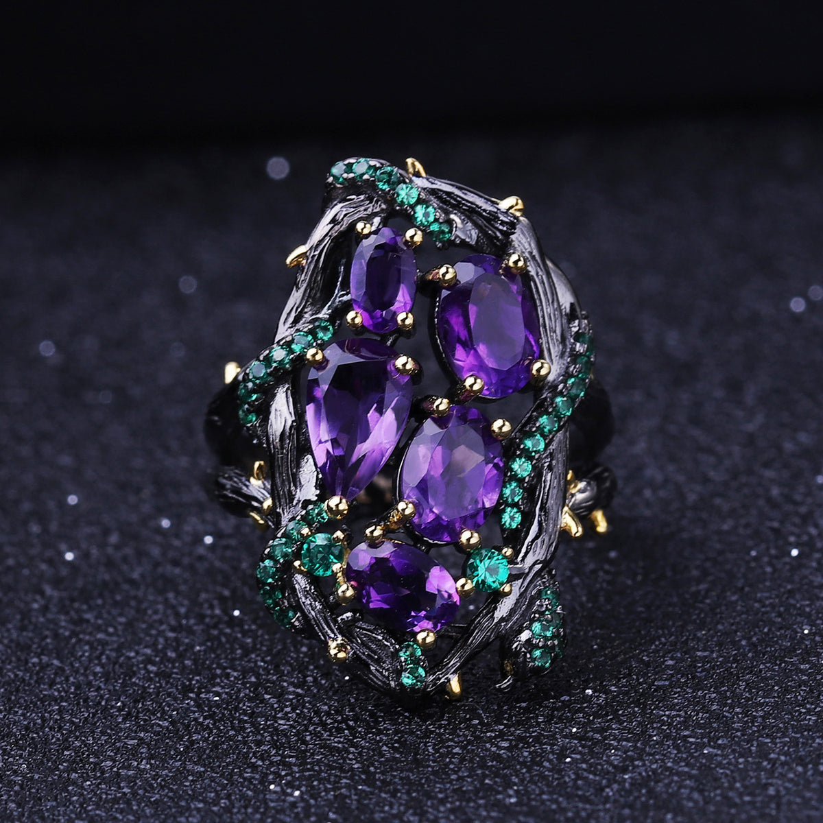 Amethyst Nature-Inspired Ring 925 Sterling Silver (design detail close-up)