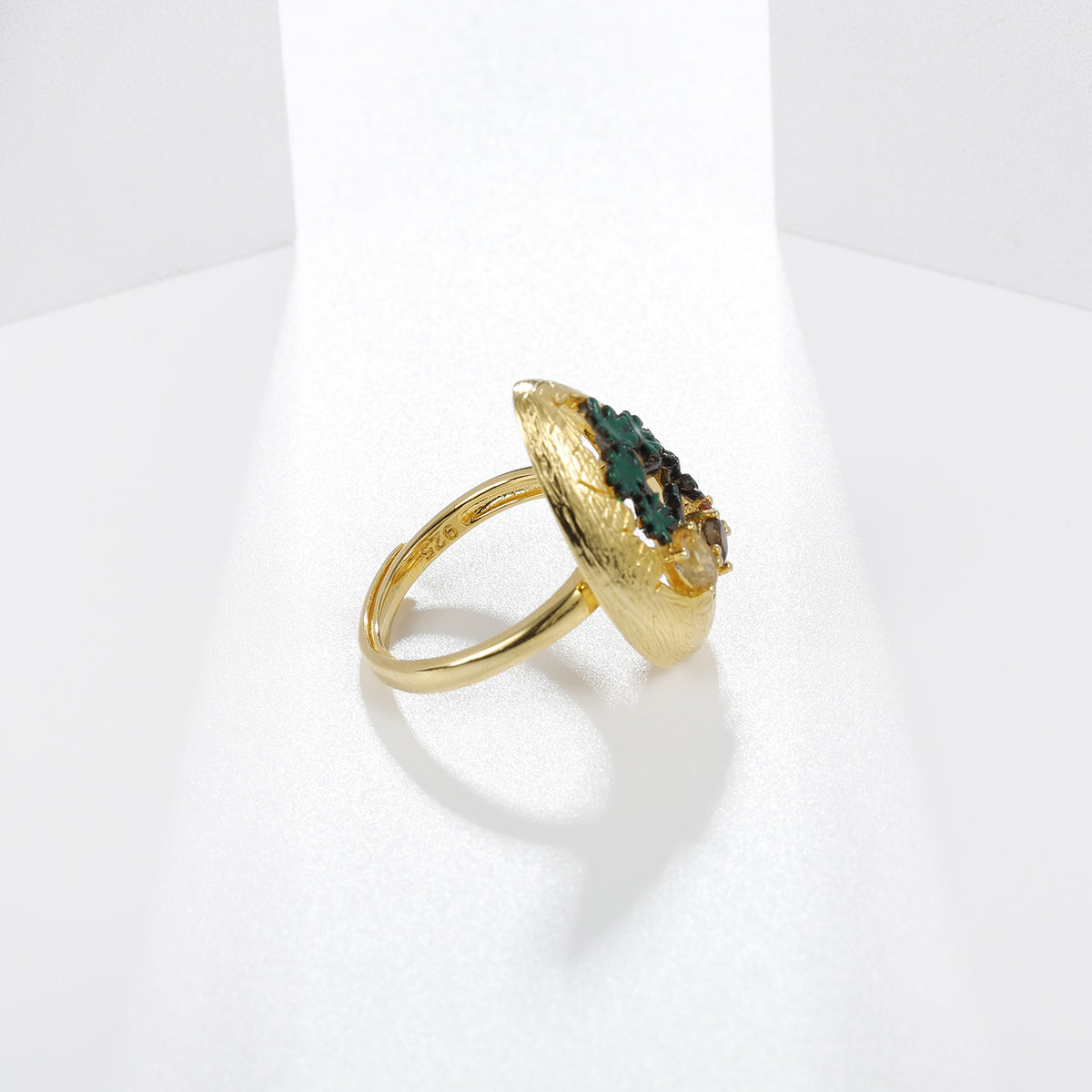 Citrine Nature-Inspired Adjustable Ring 925 Sterling Silver (gemstone setting detail)