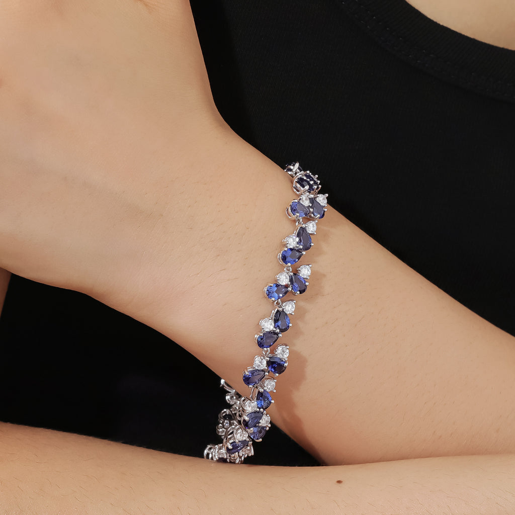 Lab-Grown Blue Sapphire Luxury Bracelet 925 Sterling Silver (design detail close-up)