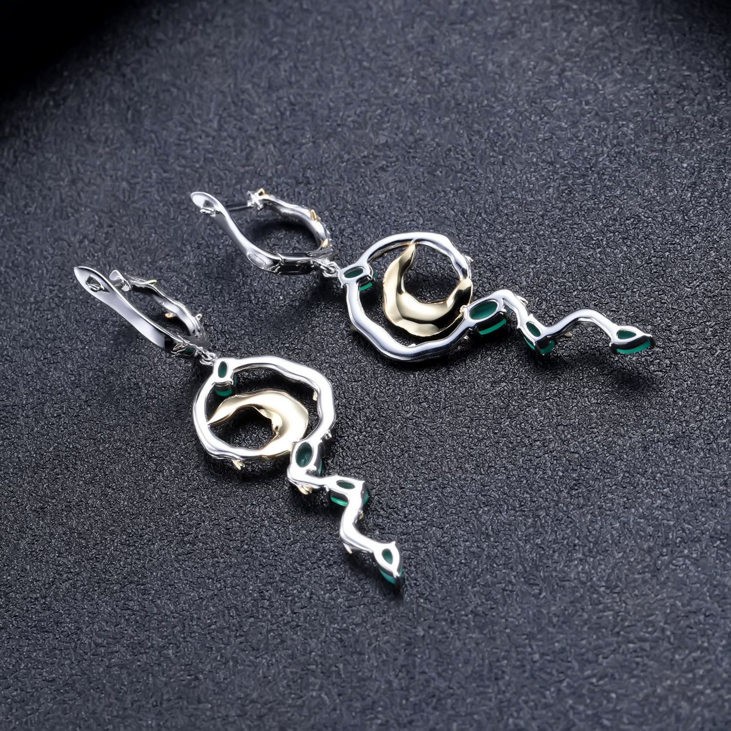 Green Agate Floral Earrings 925 Sterling Silver (gemstone setting detail)