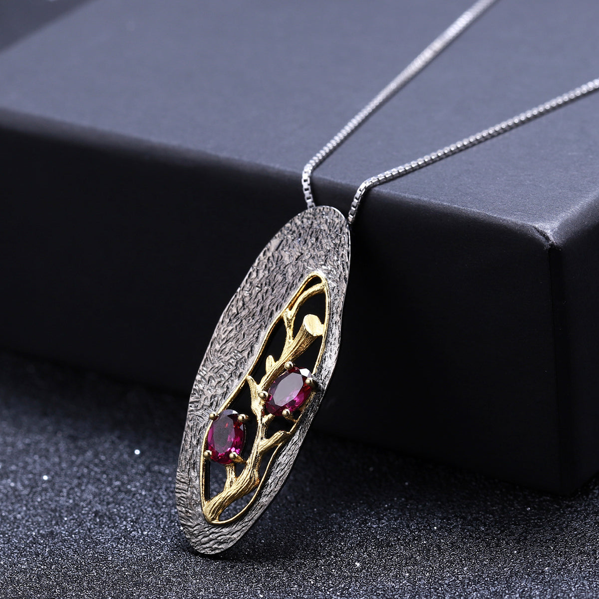 Rose Garnet Branch Pendant 925 Sterling Silver (design detail close-up)