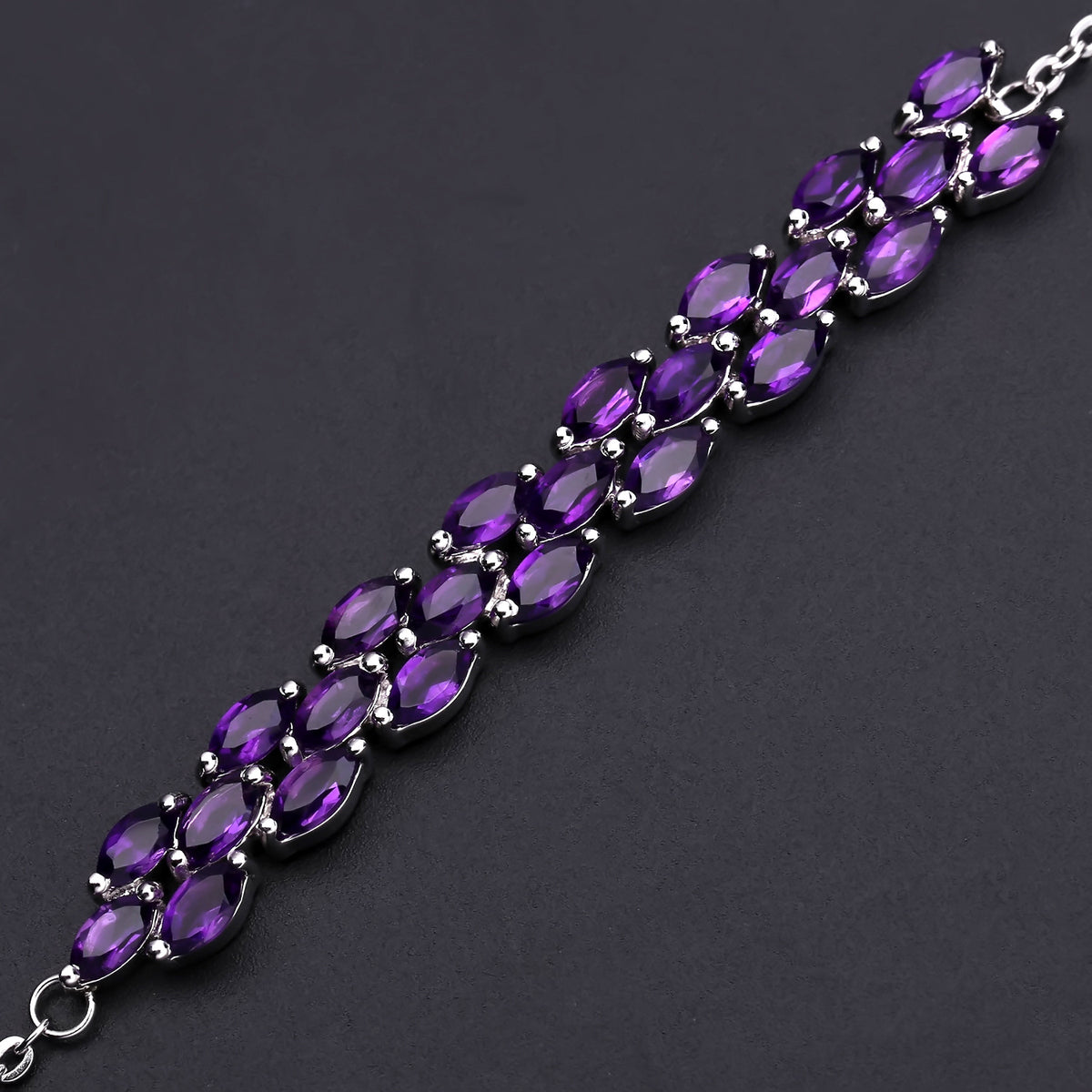 Amethyst Designer Bracelet 925 Sterling Silver (gemstone setting detail)