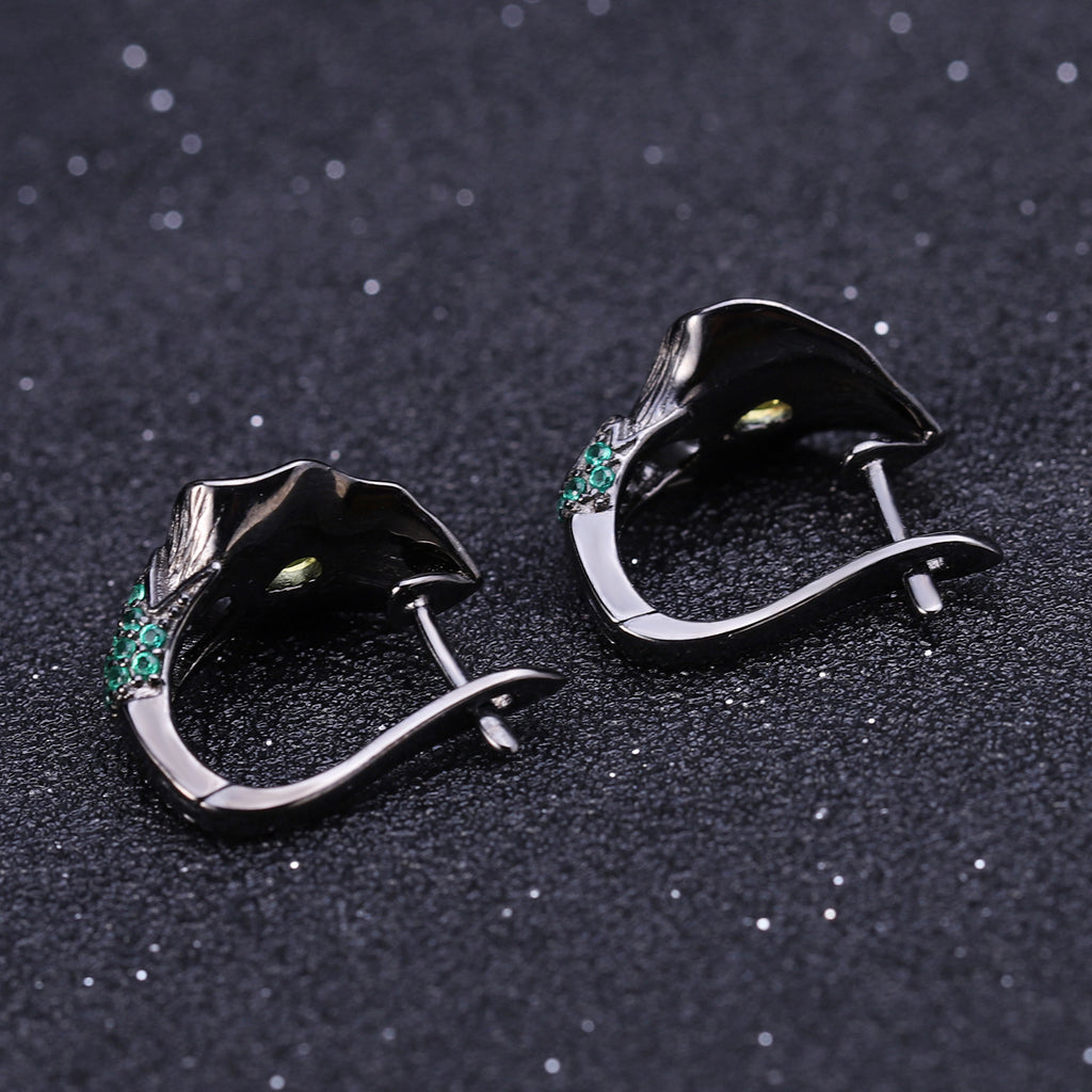 Peridot Nature-Inspired Earrings 925 Sterling Silver (gemstone setting detail)