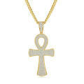 Close-up of the 4mm Moissanite setting on this necklace