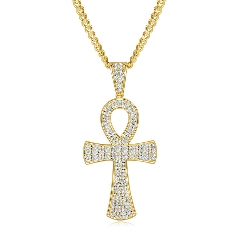 Close-up of the 4mm Moissanite setting on this necklace