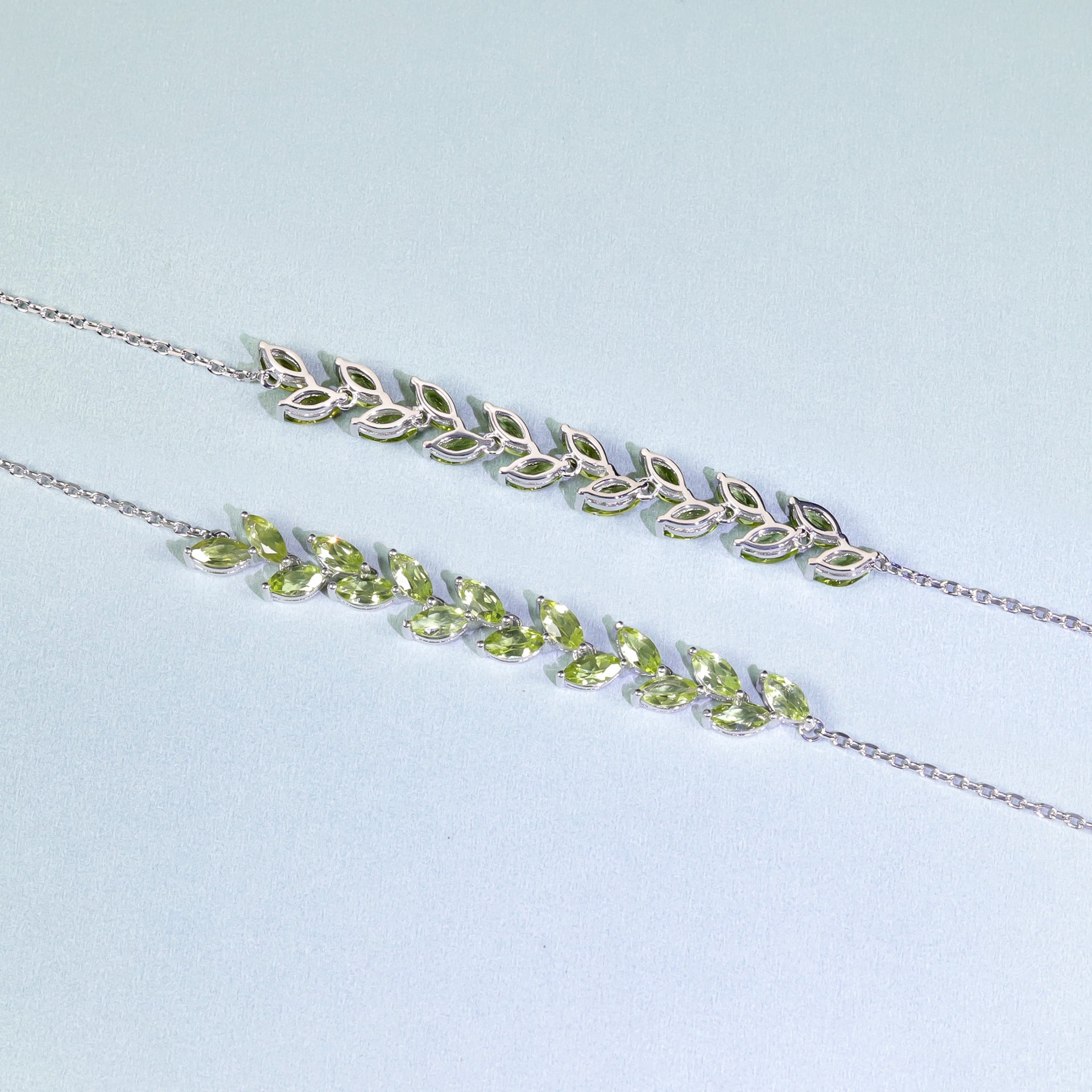 Peridot Willow Bracelet 925 Sterling Silver (design detail close-up)