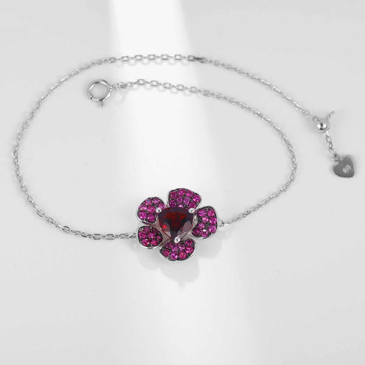 Amethyst Floral Bracelet 925 Sterling Silver (gemstone setting detail)