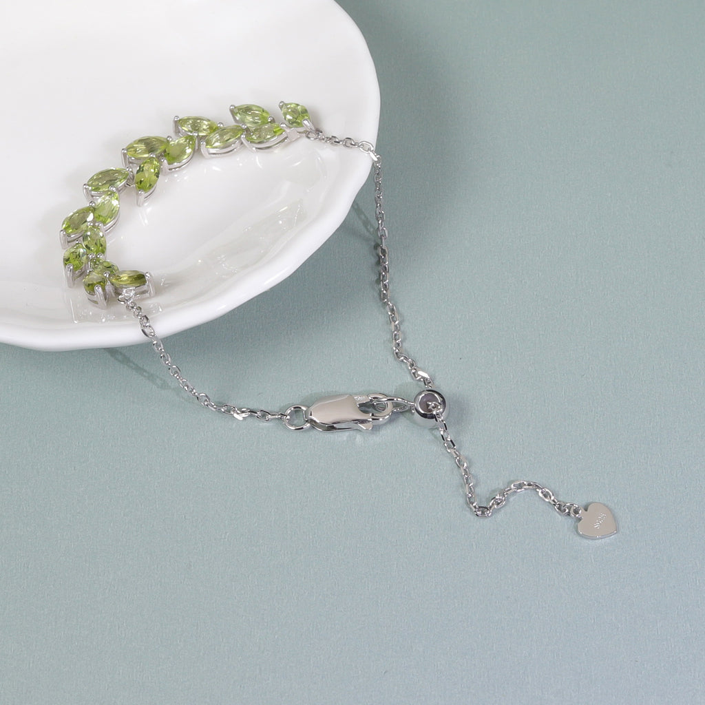 Peridot Willow Bracelet 925 Sterling Silver (wearing effect view)