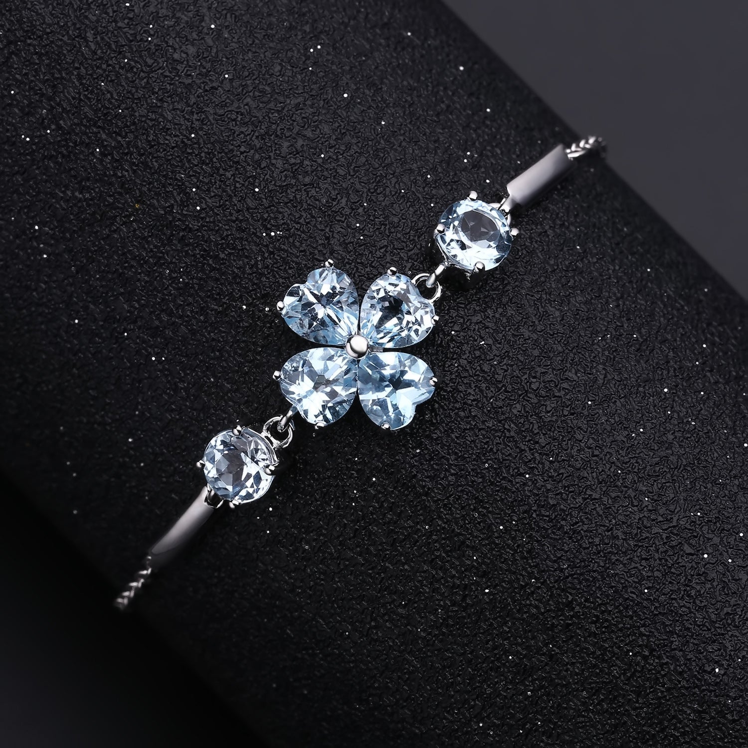 Topaz Four-Leaf Clover Bracelet 925 Sterling Silver (design detail close-up)