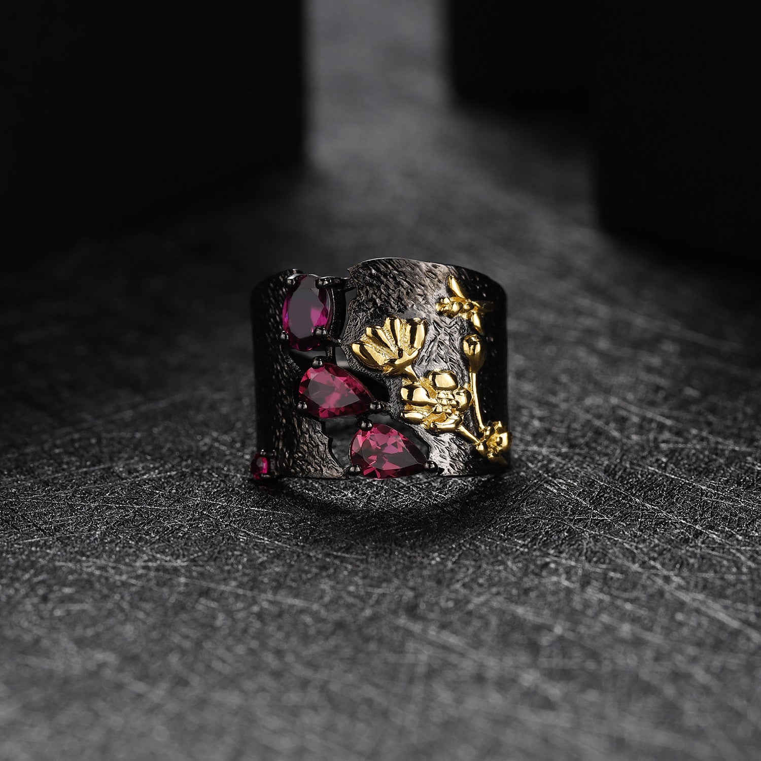 Rose Garnet Floral Ring 925 Sterling Silver (design detail close-up)