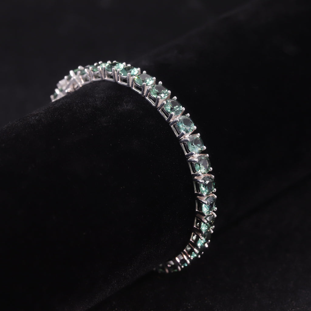 Lab-Grown Green Spinel 3/4/5mm Tennis Bracelet 925 Sterling Silver (wearing effect view)