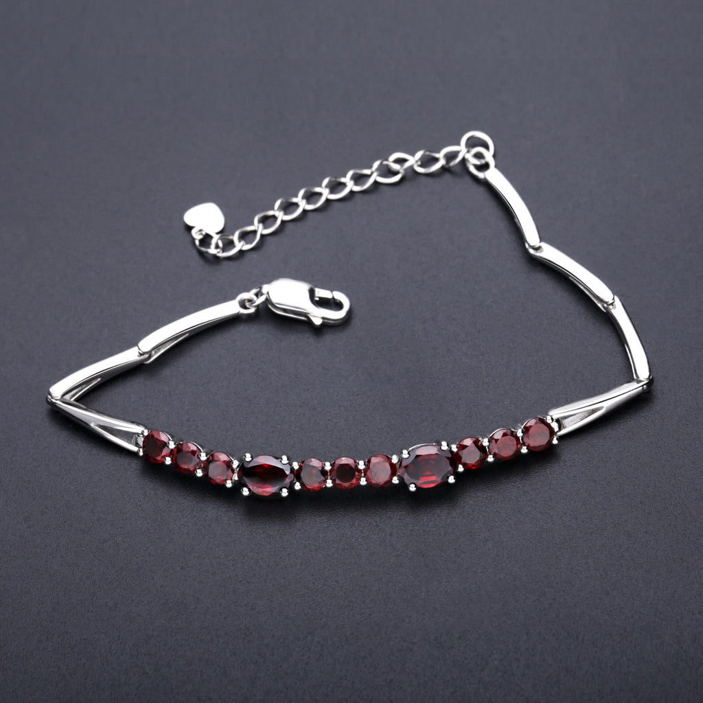Garnet Designer Bracelet 925 Sterling Silver (gemstone setting detail)