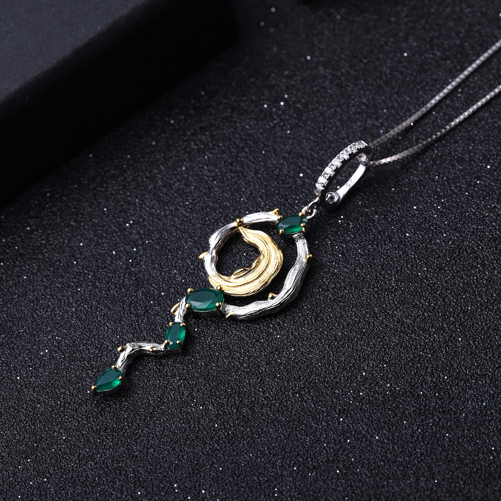 Green Agate Floral Pendant 925 Sterling Silver (design detail close-up)