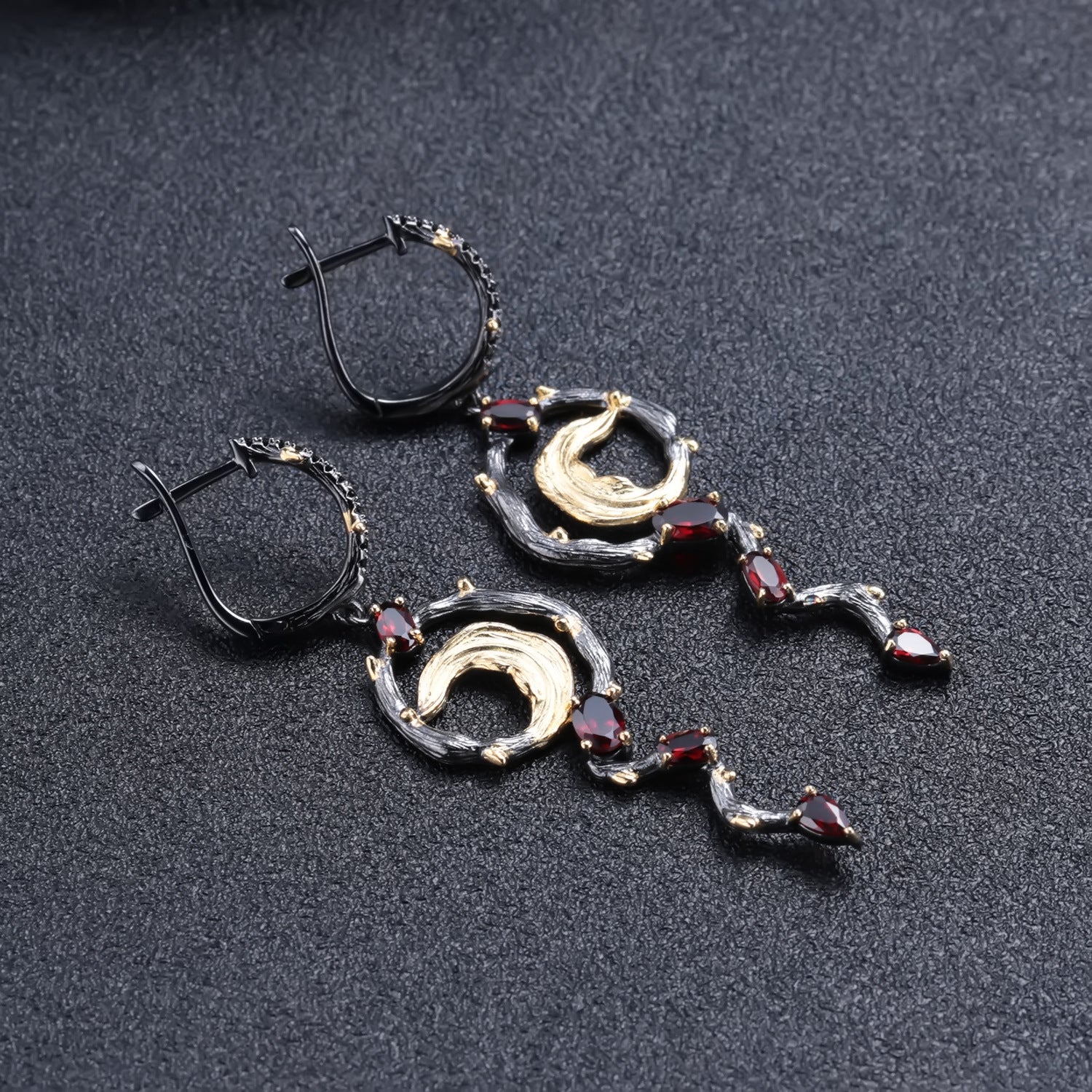 Garnet Nature-Inspired Earrings 925 Sterling Silver (design detail close-up)