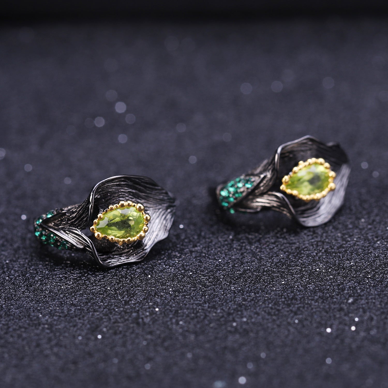 Peridot Nature-Inspired Earrings 925 Sterling Silver (design detail close-up)