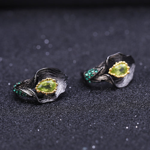 Peridot Nature-Inspired Earrings 925 Sterling Silver (design detail close-up)
