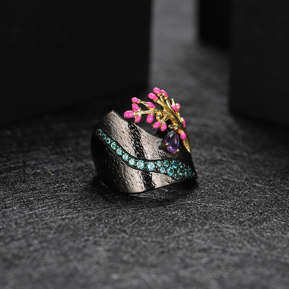 Amethyst Tree of Life Ring 925 Sterling Silver (design detail close-up)