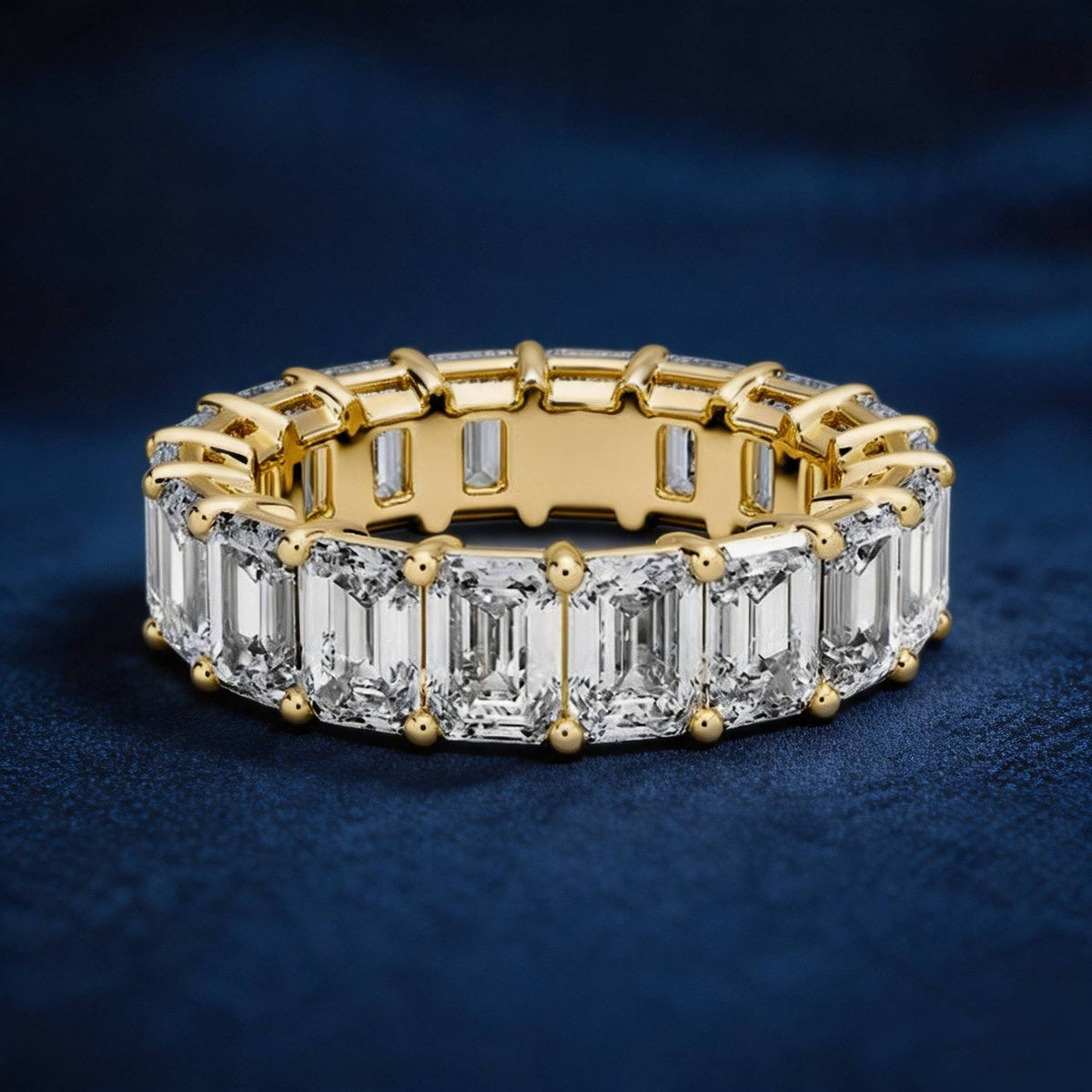 Emerald Cut Moissanite Ring 9K/10K/14K/18K Gold - Detail View
