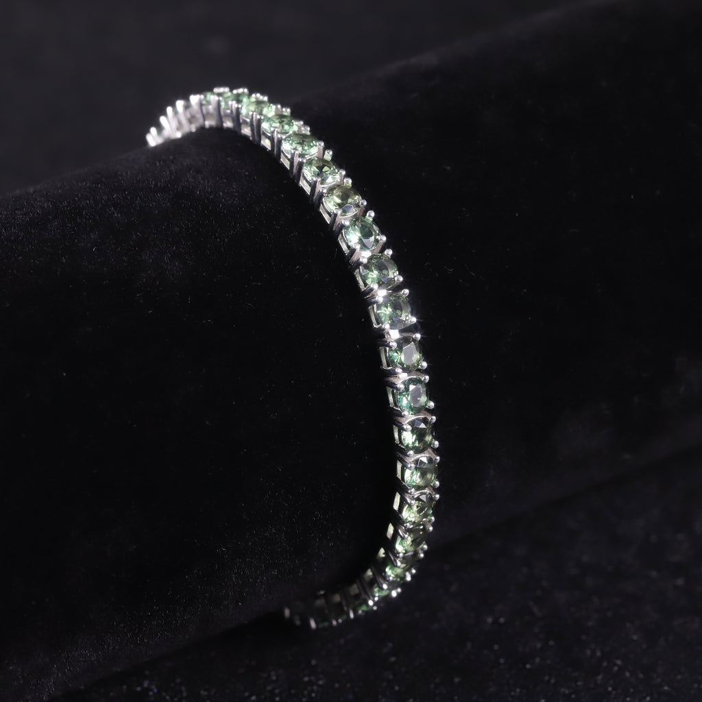 Lab-Grown Green Spinel 3/4/5mm Tennis Bracelet 925 Sterling Silver (gemstone setting detail)
