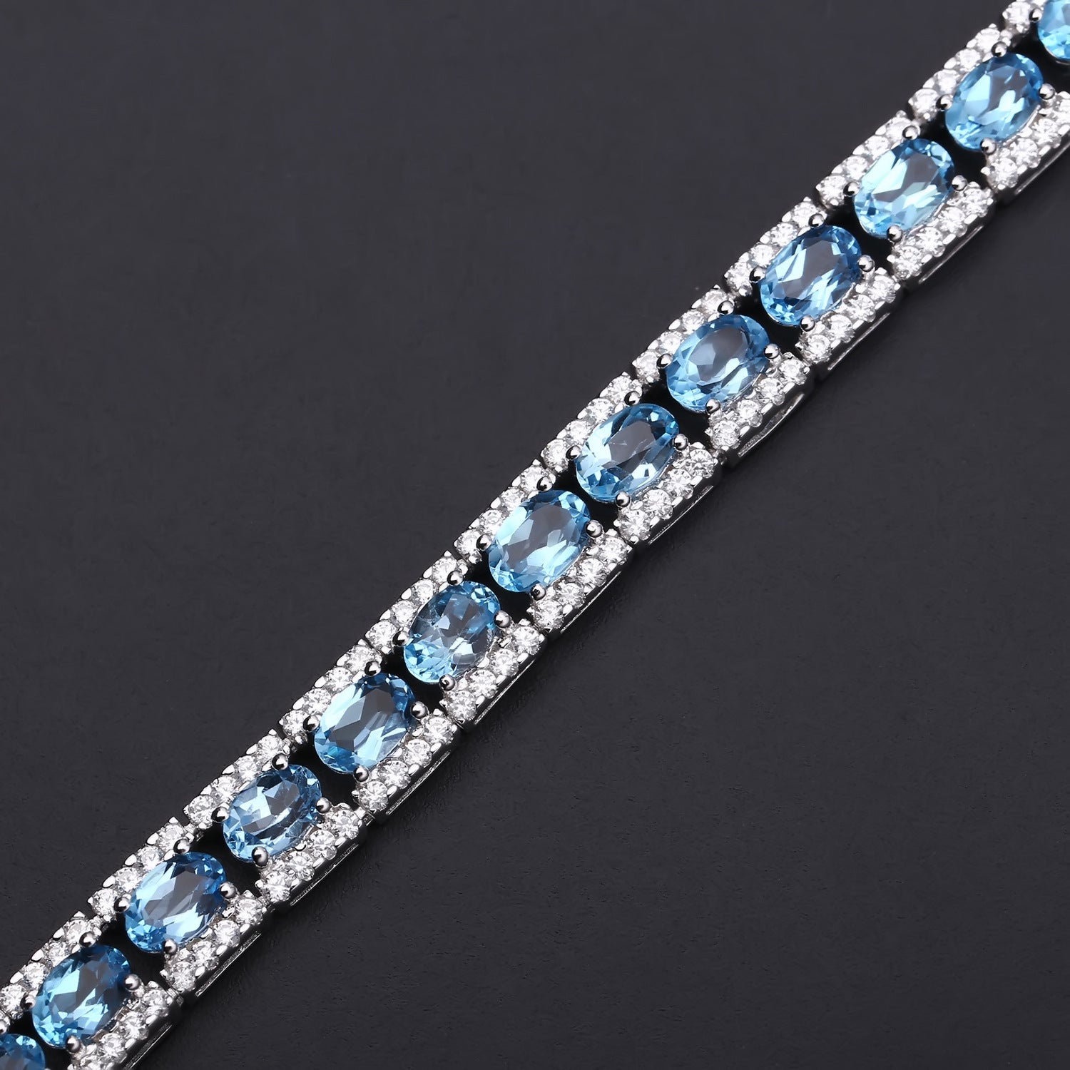 Side profile of the Garnet bracelet