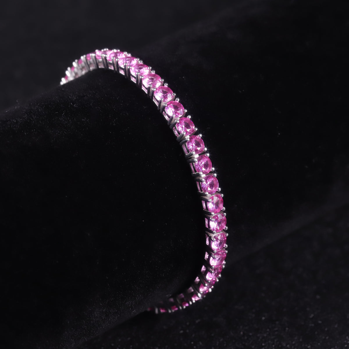 Lab-Grown Blue Sapphire 3/4/5mm Tennis Bracelet 925 Sterling Silver (design detail close-up)